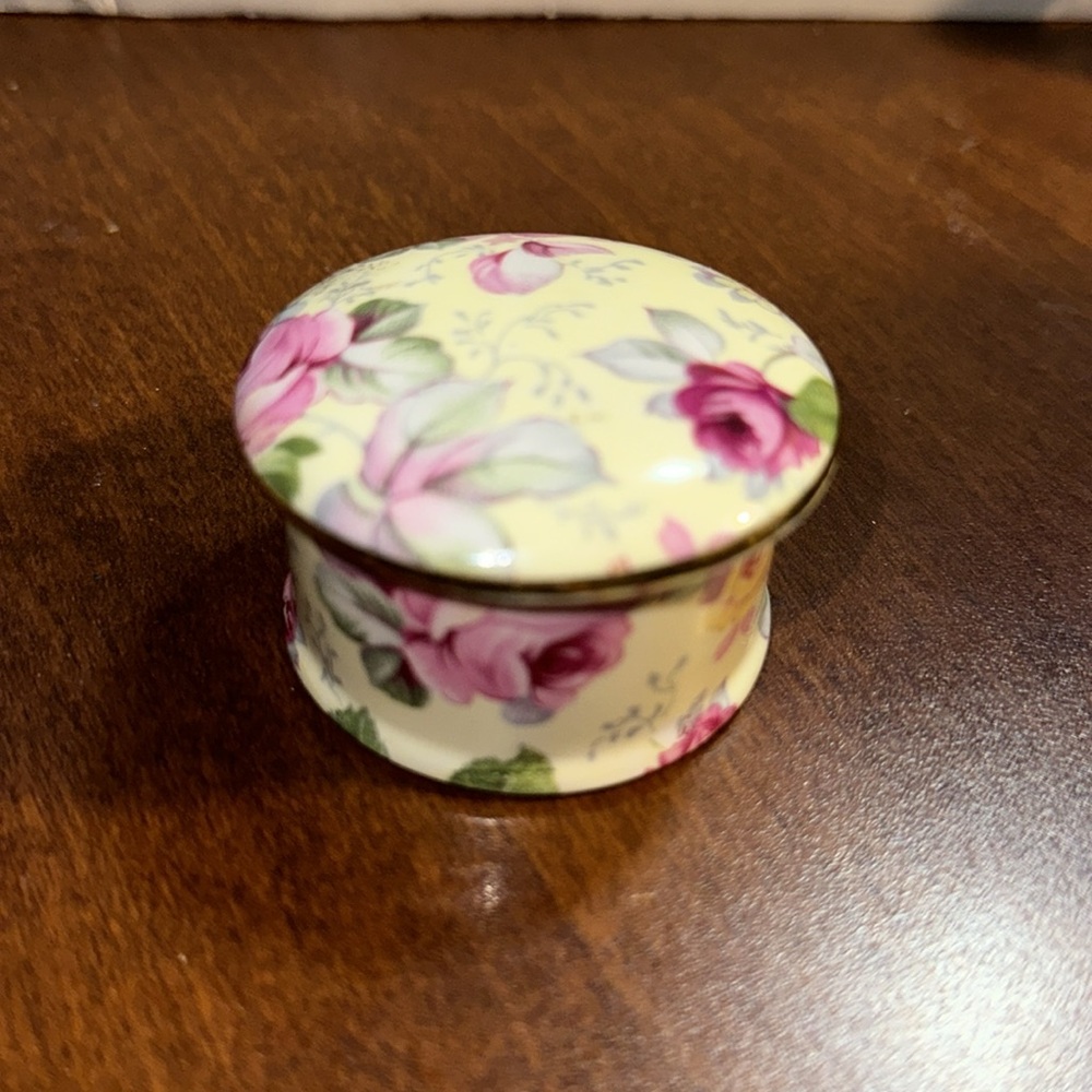 Mayfair Fine Bone China Trinket Box Staffordshire England w/ Gold Rim